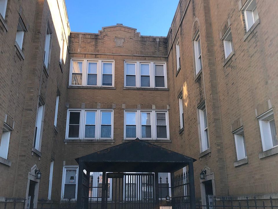 1st image of 4453 W Diversey Ave