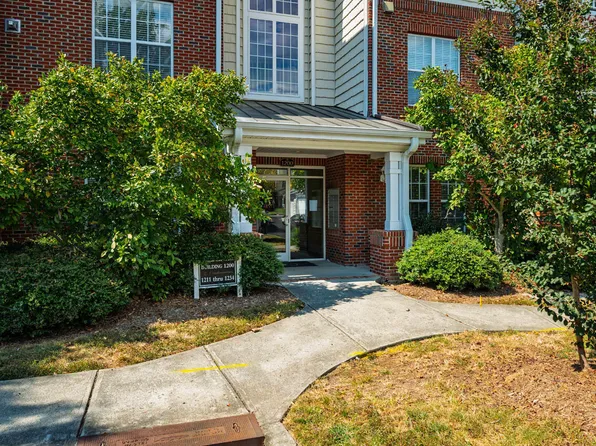 1221 Arborgate Cir, Chapel Hill, NC 27514