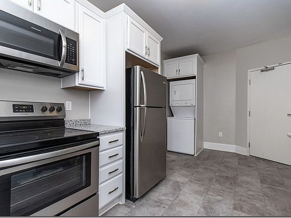 3rd image of 2018 Lakeland Ave APT 3