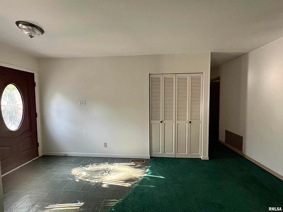 3rd image of 112 Birdsong Dr