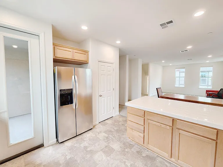 1025 Gabbiano Ln #1 — Photo 8