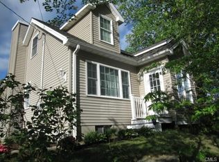 105 Lynne Pl, Bridgeport, CT 06610