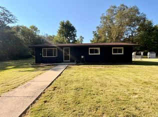 1001 Medlin Rd, Centralia, IL 62801