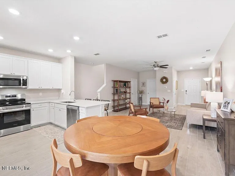 35 Carmella Ct — Photo 4
