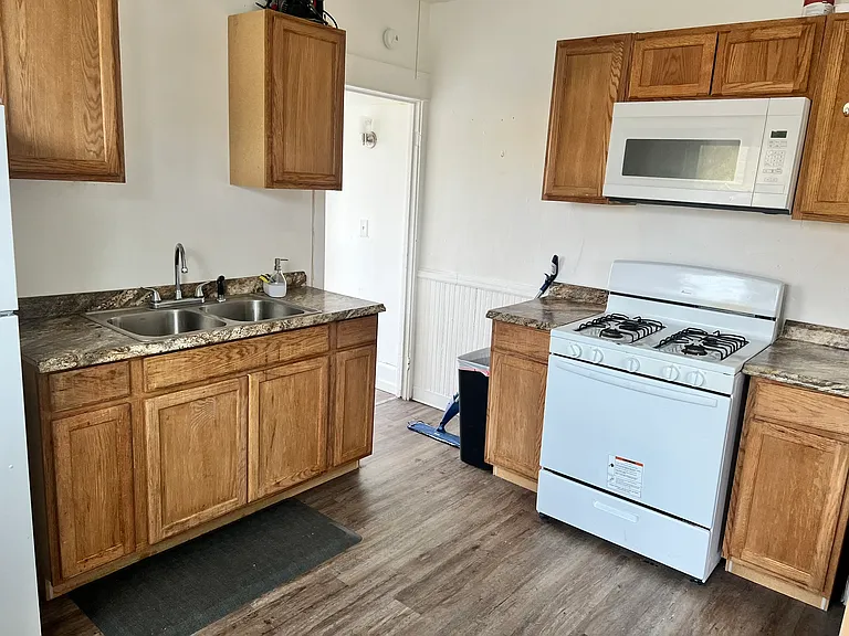 839 E 26th St #2 — Photo 25