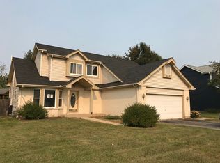 207 Fox Chase Dr N, Oswego, IL 60543