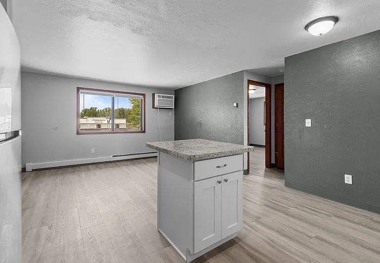 1534 Moraine Ter #2 — Photo 4