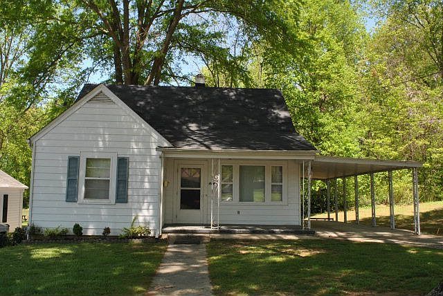 1st image of 424 Westview Dr