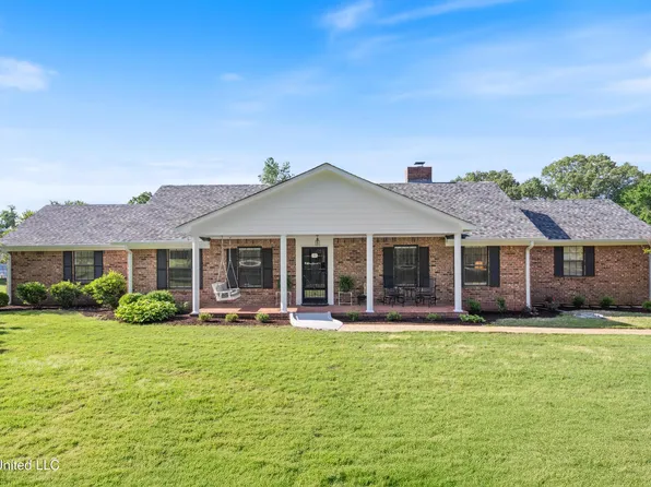 90 Shaker Dr, Senatobia, MS 38668