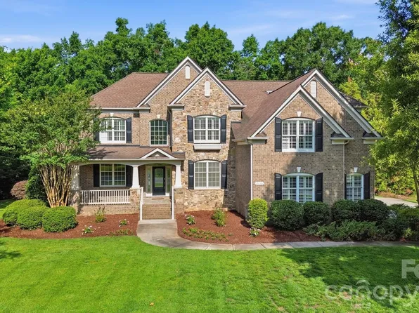 2016 Autumn Blossom Ln, Waxhaw, NC 28173
