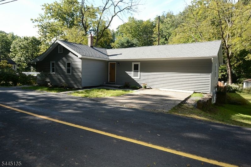1st image of 213 York Rd