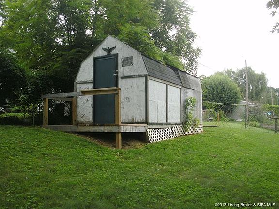 3rd image of 104 N Lockwood Ave