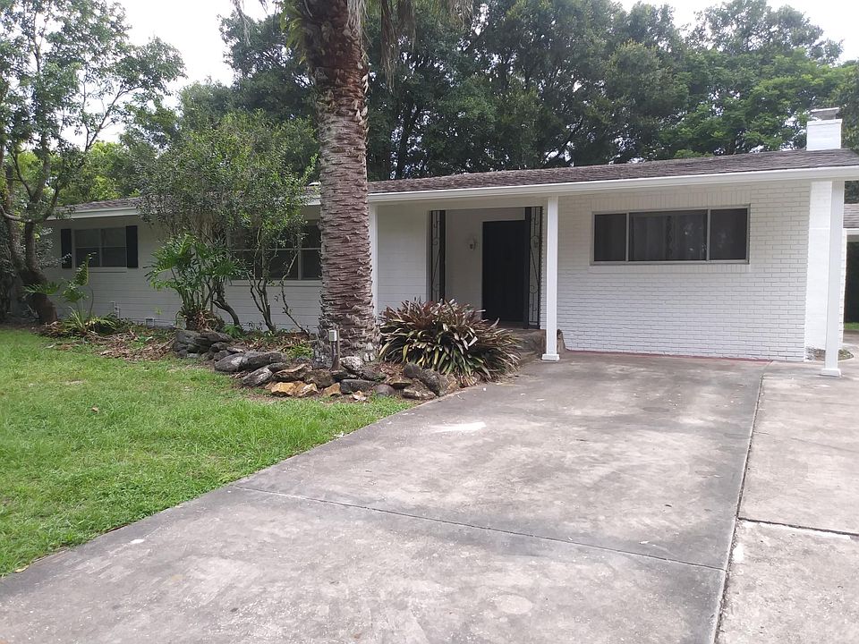 Exterior Front - Just Painted!