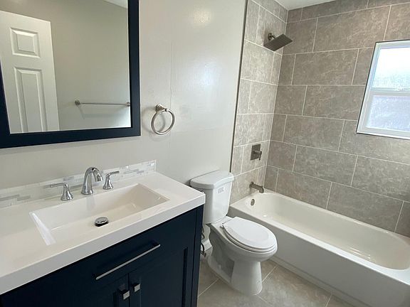 2nd image of 400 Bermuda Dr #10