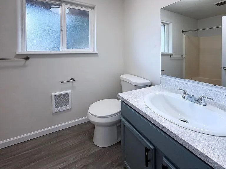 2447 Roosevelt Blvd #3 — Photo 10