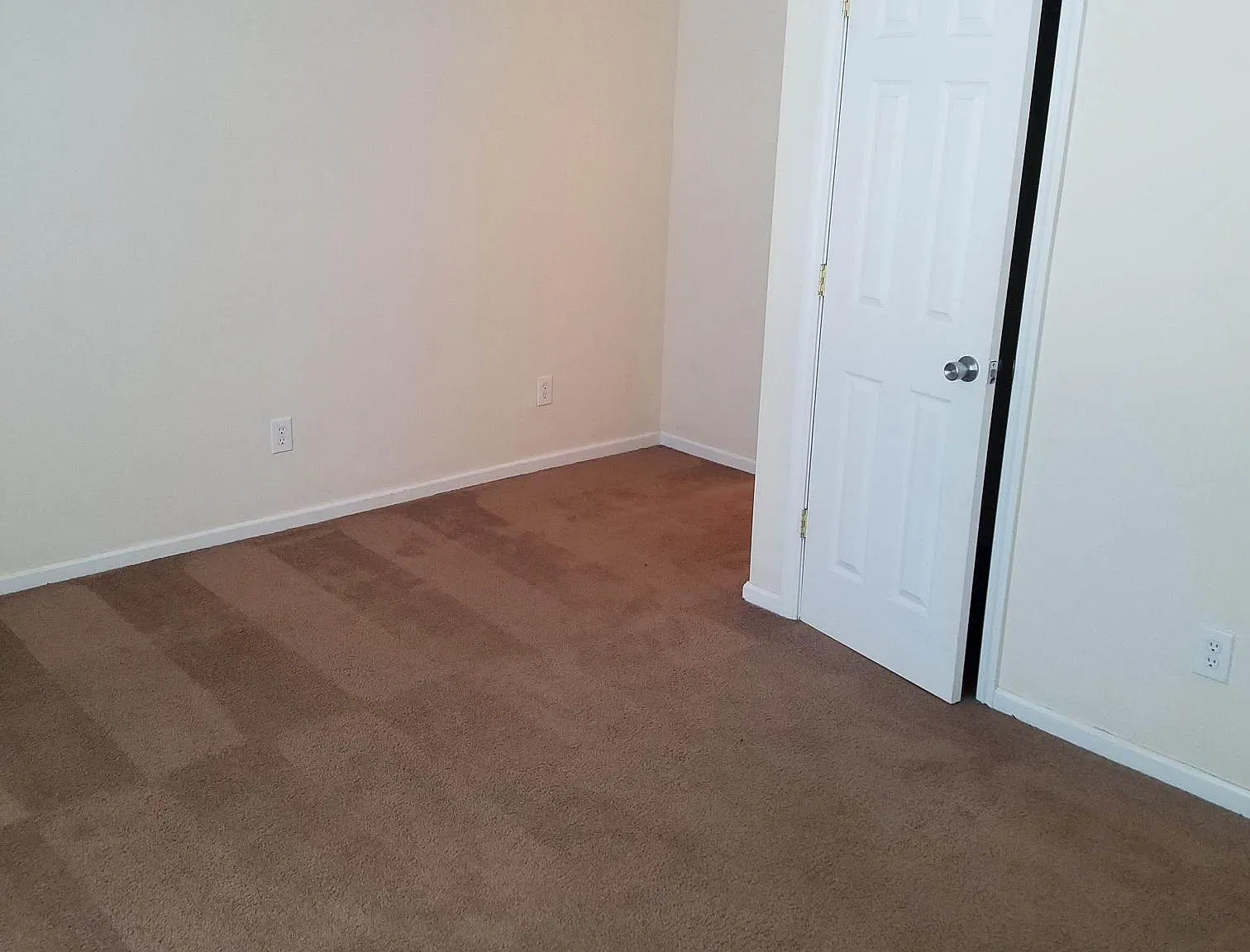 423 S Gregg St — Photo 4