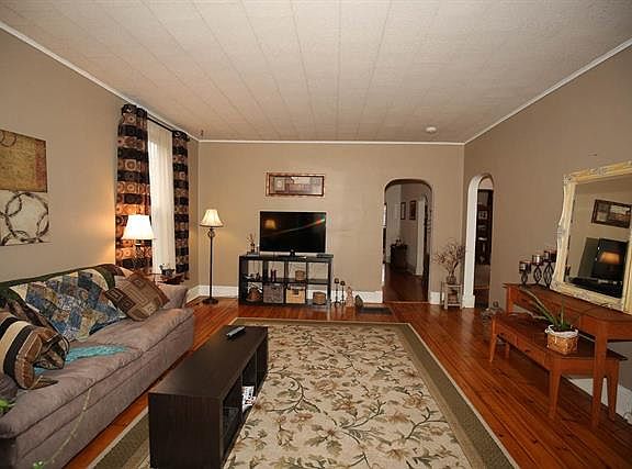 4th image of 16 Pausley Ct