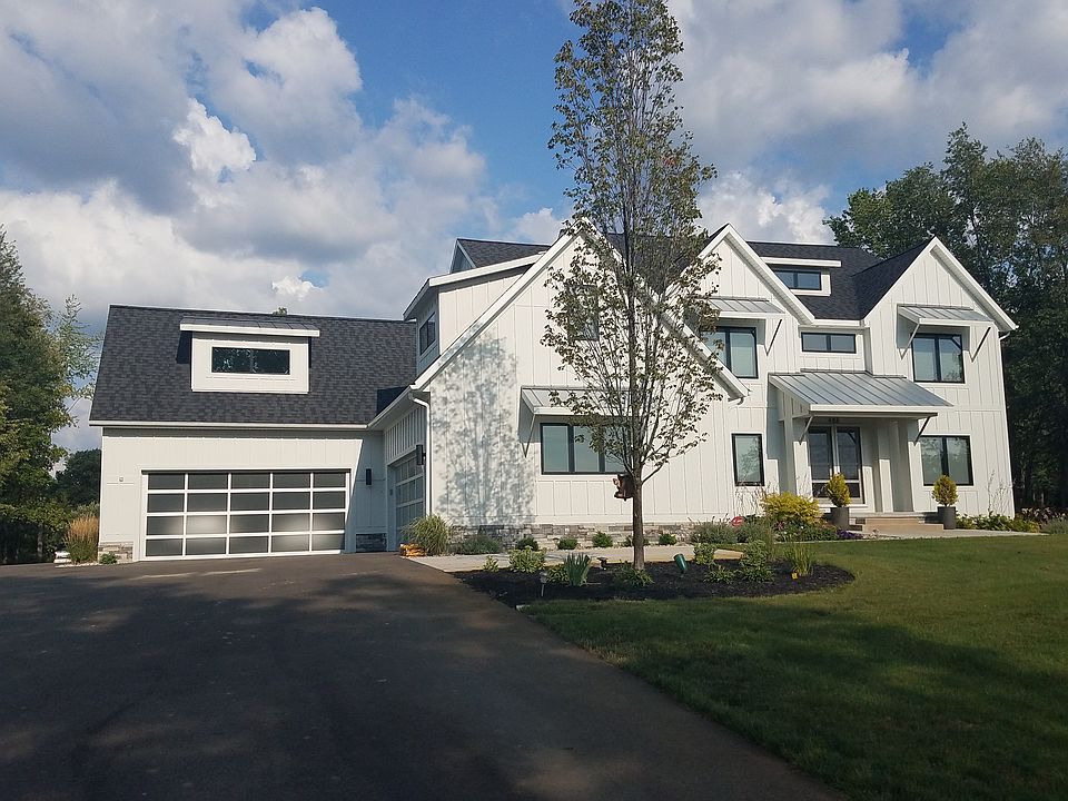 2nd image of 488 Crahen Ave NE