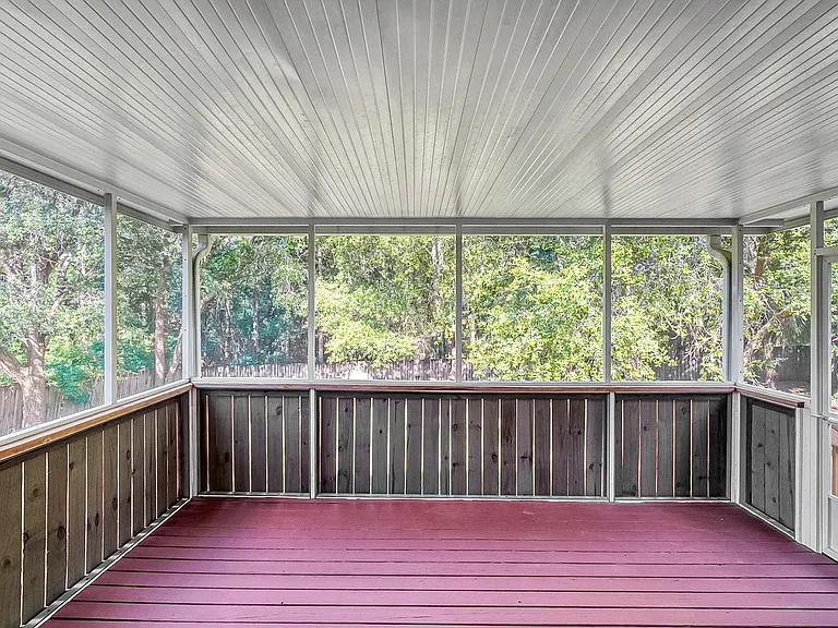 301 Ashley Dr — Photo 14
