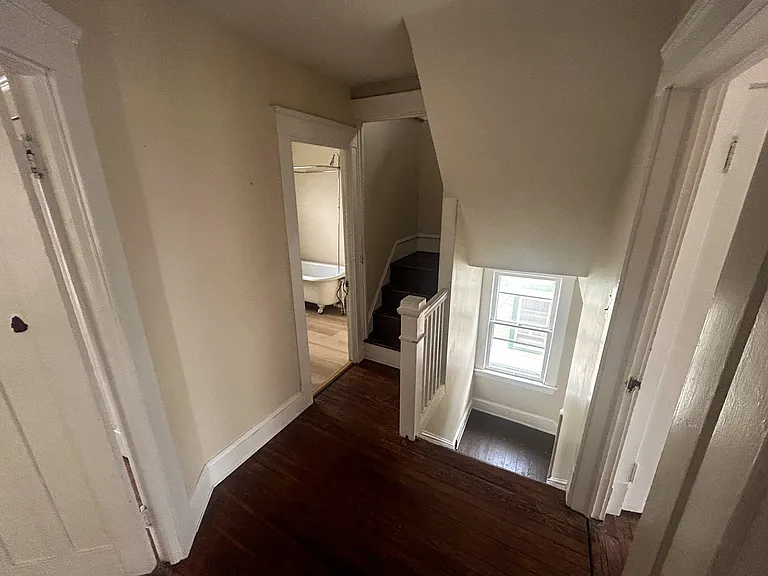 9804 Newton Ave — Photo 11