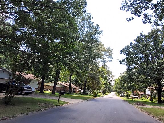 4th image of 39 Arbor Oaks Dr