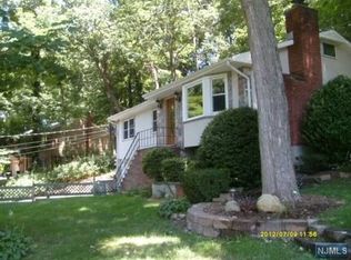 17 Ramapo Hills Blvd, Oakland, NJ 07436