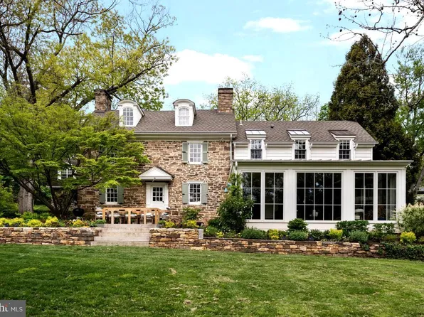 465 E State St, Doylestown, PA 18901