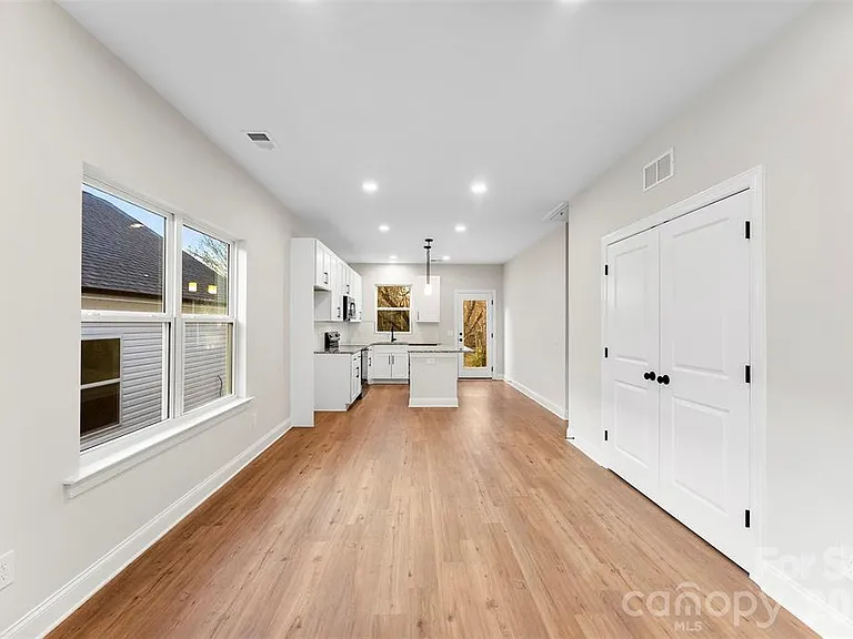 1558 7th Avenue Dr SW — Photo 9