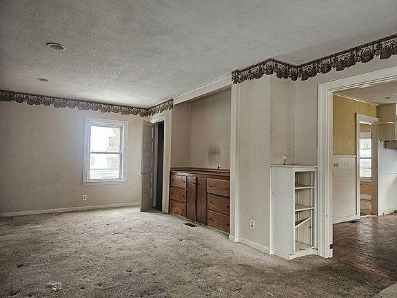 4th image of 114 Smith St