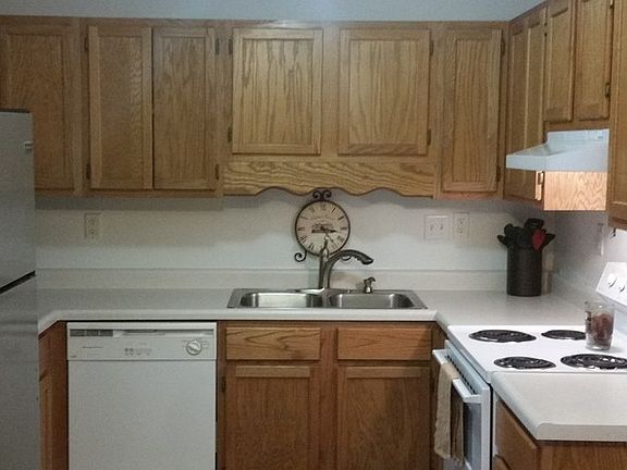2nd image of 3867 W Palmyra Ct #12
