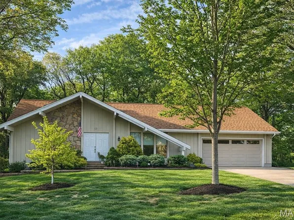 13 Laurel Oaks Ct, Lake Saint Louis, MO 63367