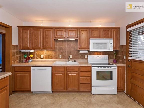 4th image of 10309 W 89th St