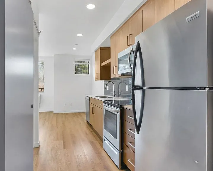 5959 S Virginia Ave — Photo 9
