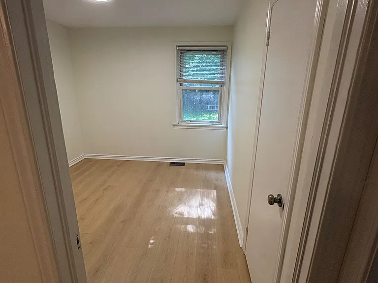 872 Masson St #MAIN — Photo 18