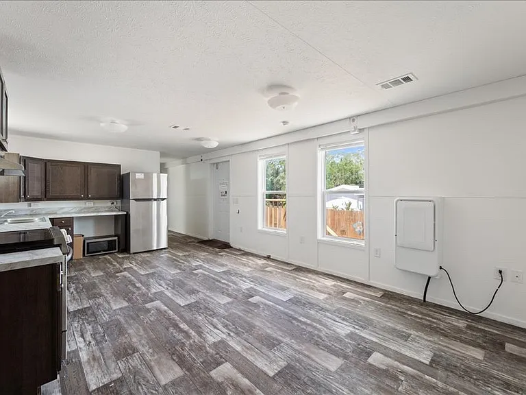 1038 Canopy Ln SW — Photo 6