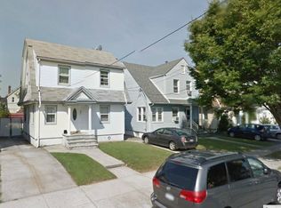 9340 205th St, Hollis, NY 11423