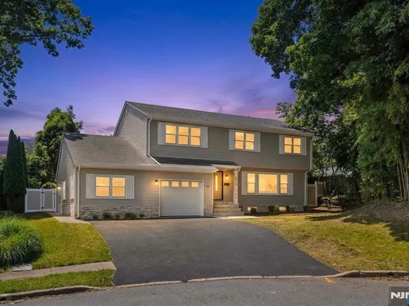 23 John St, Emerson, NJ 07630