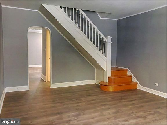 4th image of 306 Leverington Ave