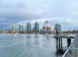 1768 Cook St #1106, Vancouver, BC V5Y 0N3