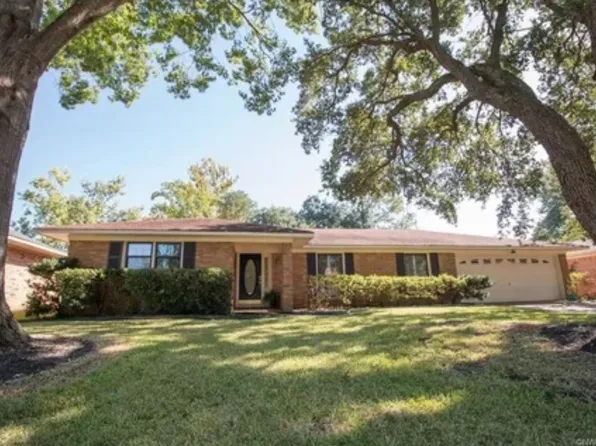 7453 Camelback Dr, Shreveport, LA 71105