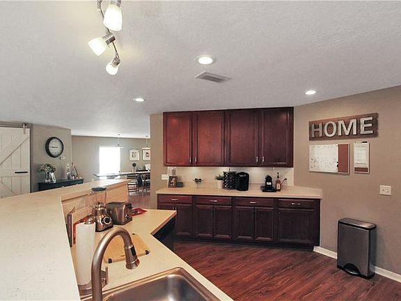3rd image of 10635 Boyette Creek Blvd