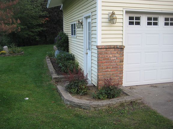 3rd image of 4124 Wildwood Dr NE
