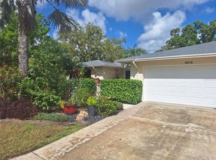 6912 W Country Club Dr N, Sarasota, FL 34243