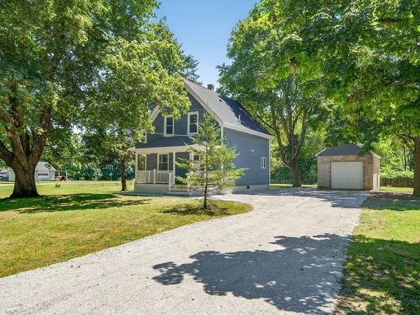 498 Tremont St, Taunton, MA 02780