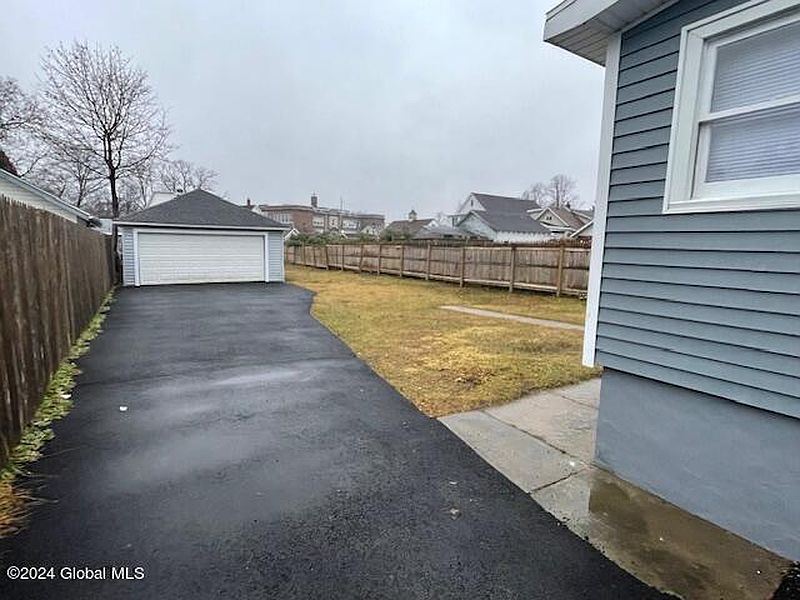 3rd image of 2228 Concord Street