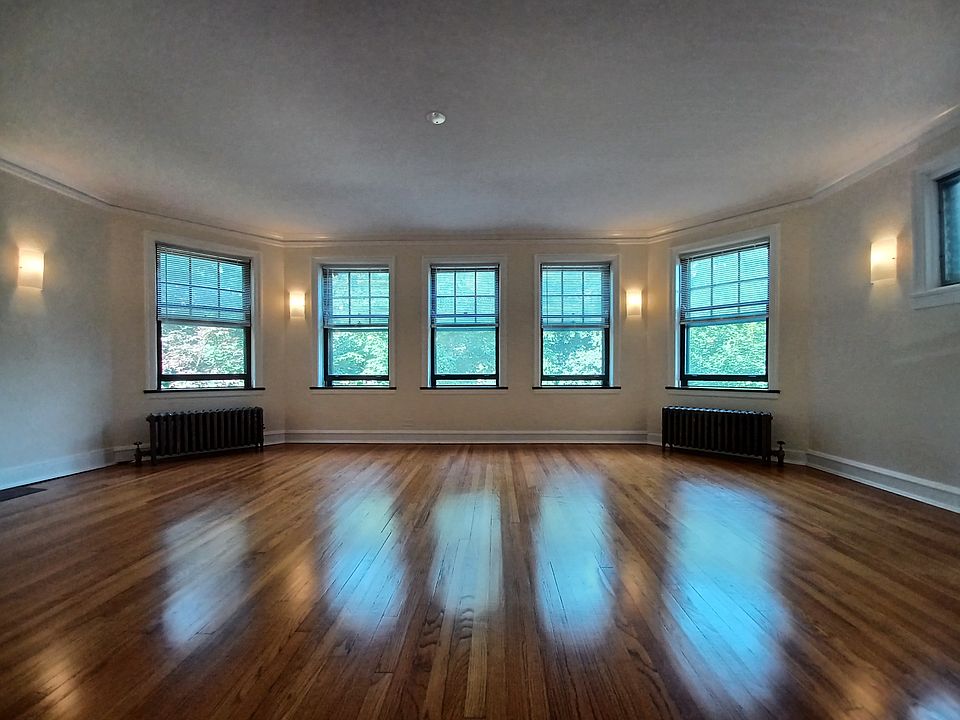 Octagonal living room