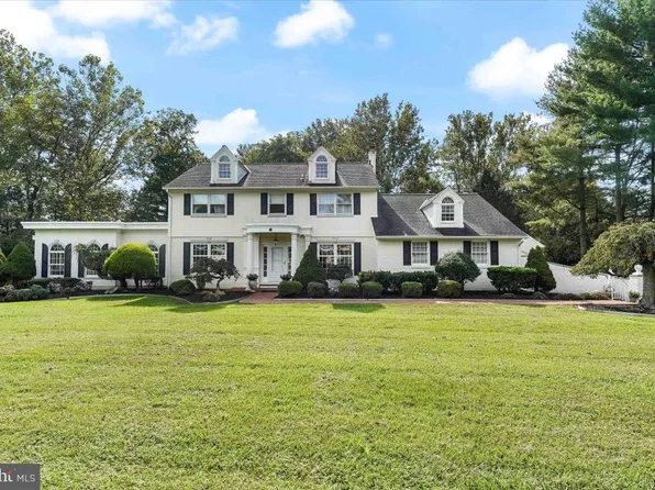 120 Riverside Dr, Elkton, MD 21921