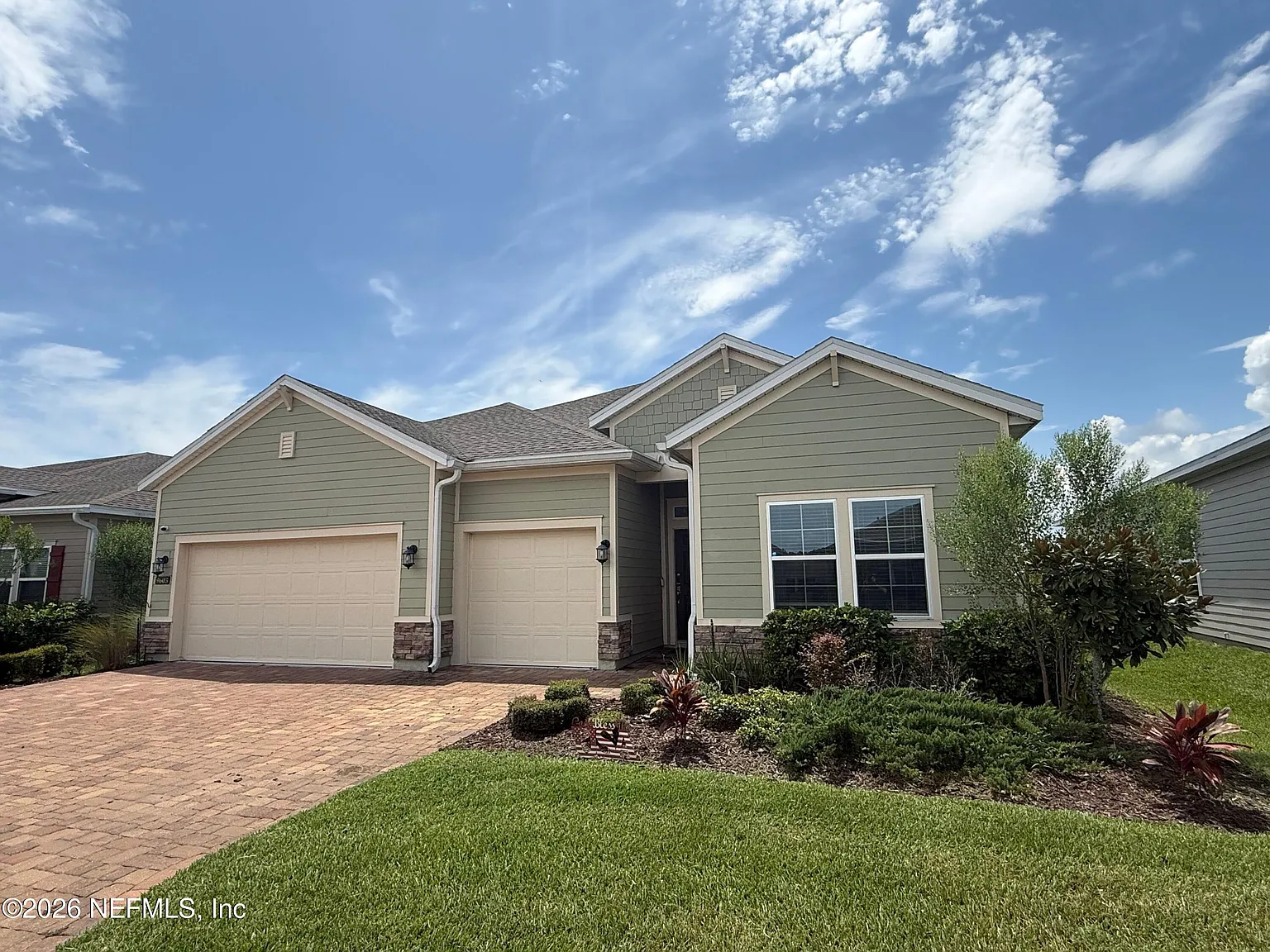 4 bed, 3.0 bath, 2297 sqft, $2,645 — Photo 2