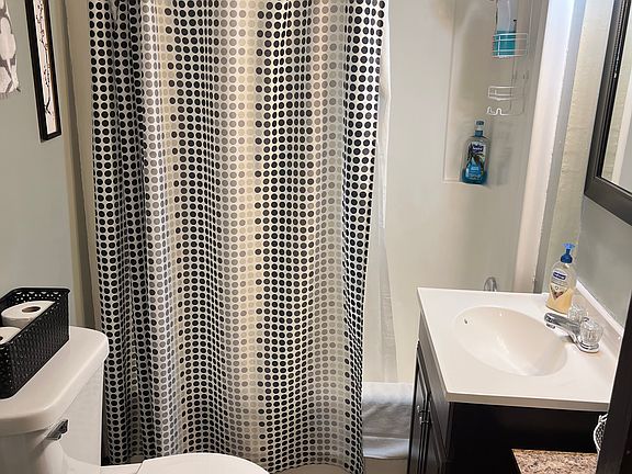 3rd image of 1001 W High St APT C