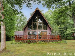 8810 S Pear Ave, Newaygo, MI 49337